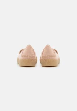Clarks Barleigh Low - Baskets Basses - Pale Peach -Vêtements Boutique 135ed3043ab14cd48d137f8b4dc2c792
