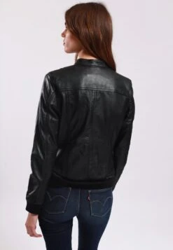 Lee Cooper Leather Jacket With Round Collar - 2 Zipped Side Pockets - - Veste En Cuir - Black 6 Lee Cooper Leather Jacket With Round Collar - 2 Zipped Side Pockets - - Veste En Cuir - Black -Vêtements Boutique 246f34e7cb9347678c37631bfa919fd5