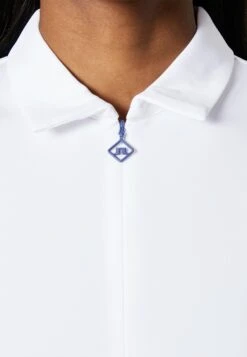 Evelina - Polo - Airy Blue -Vêtements Boutique 37491a7a4606432aae51a08bbcaf2610