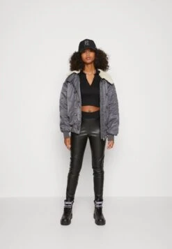 Even&Odd Long Sleeve Collar - T-Shirt À Manches Longues - Black -Vêtements Boutique 3ccf0877795d4f59bdfb97689771e4fd