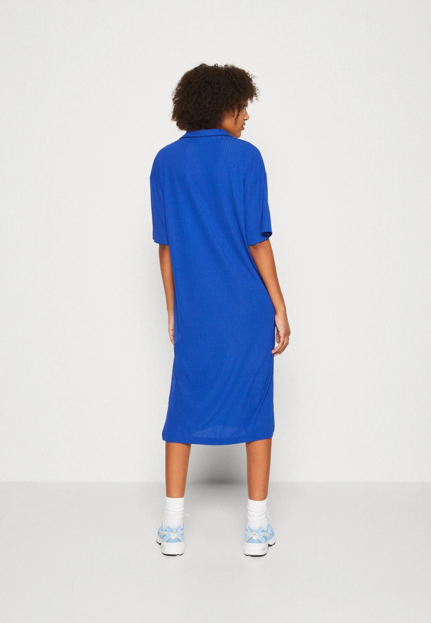 Monki Robe En Jersey - Bright Cobolt Blue 3 Monki Robe En Jersey - Bright Cobolt Blue – Image 3