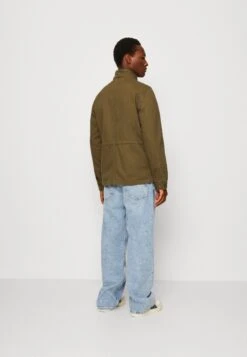 Only & Sons Onsdennis Field Jacket Unisex - Veste Légère - Olive Night 8 Only & Sons Onsdennis Field Jacket Unisex - Veste Légère - Olive Night -Vêtements Boutique 64b5df98911d406392d0984ce954a432