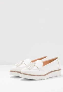Mocassins - White -Vêtements Boutique 66b781600c644315bf3afd83ea98efca