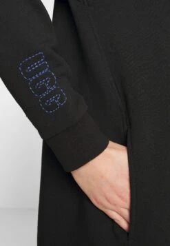 Ugg Aderyn Hoodie Dress - Sweat À Capuche - Black -Vêtements Boutique 790c3e239edc4d43a722ae81b16d847c