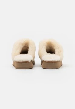 Ugg Disquette - Chaussons - Chestnut 13 Ugg Disquette - Chaussons - Chestnut -Vêtements Boutique 7ad139fafb204b06939c1bed1b37bd51