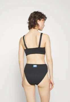 Puma Swim Women High Waist Brief - Bas De Bikini - Black 7 Puma Swim Women High Waist Brief - Bas De Bikini - Black -Vêtements Boutique 8b29b50b26d548ffb8f80350c1a44c45