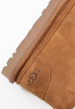 Ugg Neumel - Boots À Talons - Chestnut 17 Ugg Neumel - Boots À Talons - Chestnut -Vêtements Boutique 9642ecf215b54e17bc58443d57f1d1e4
