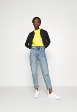 Vêtements Boutique -Vêtements Boutique a2c0082940b44e6bafb844df26dbf106