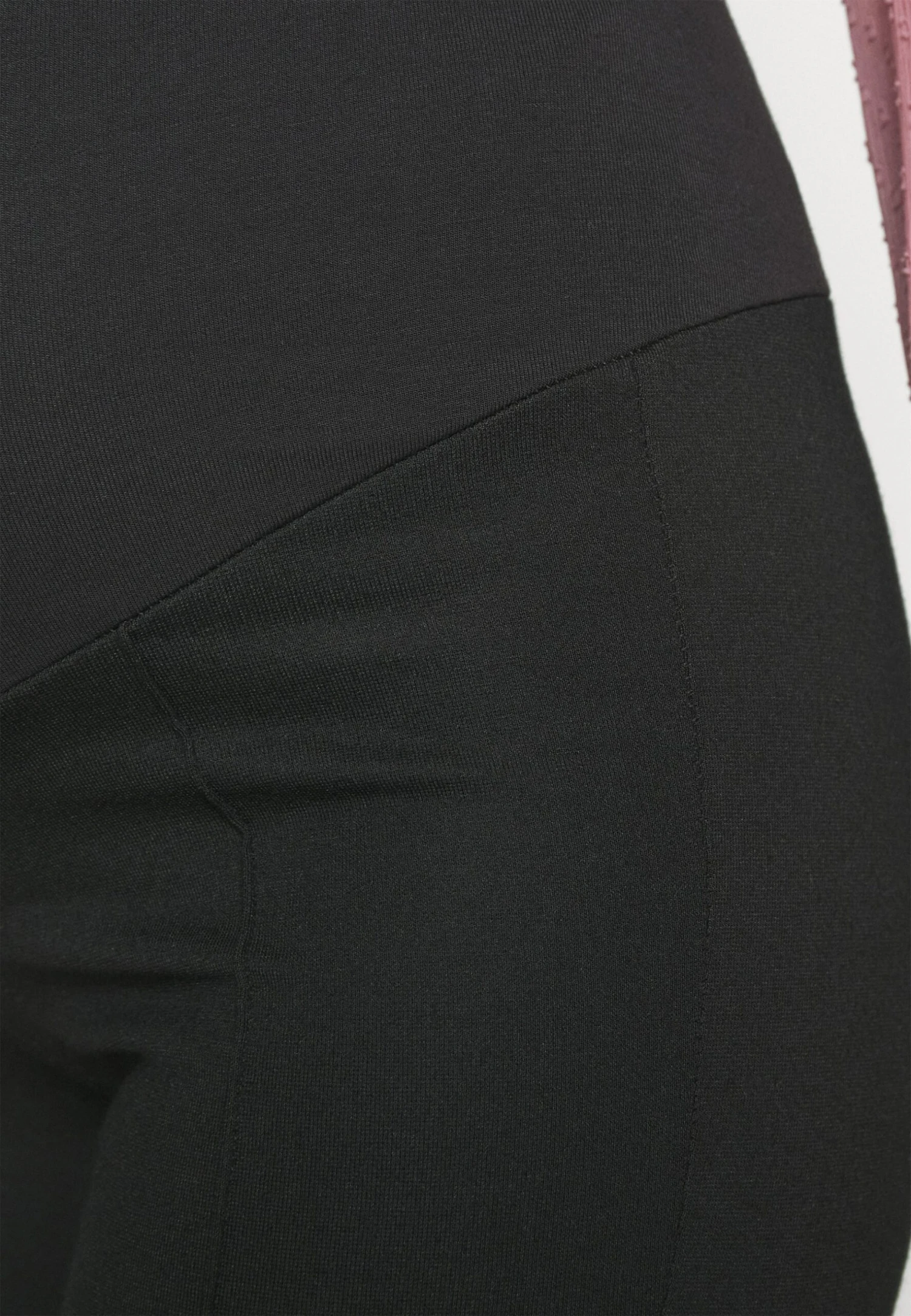 Mamalicious Mlluna Pintuc Flare Pan - Pantalon Classique - Black 5 Mamalicious Mlluna Pintuc Flare Pan - Pantalon Classique - Black – Image 5