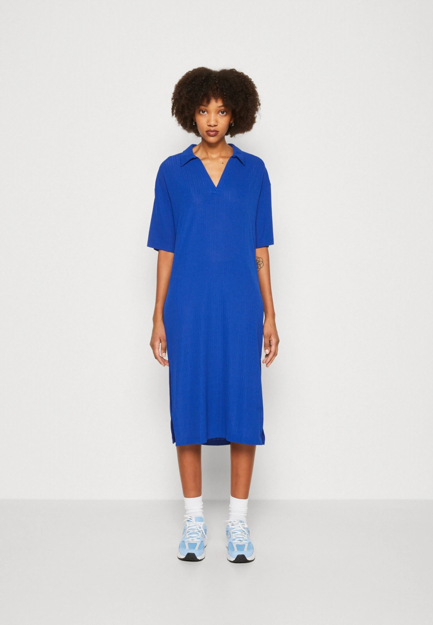 Monki Robe En Jersey - Bright Cobolt Blue 1 Monki Robe En Jersey - Bright Cobolt Blue