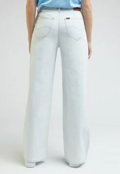 Lee Stella A Line - Jean Flare - Brisk Air -Vêtements Boutique aa88ce6e286549d8867963132e8de05a