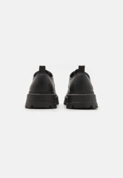 YOURTURN Unisex - Derbies - Black -Vêtements Boutique aaae83047a954d1aab81392769433db6