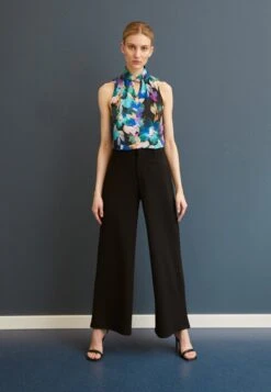 Vêtements Boutique -Vêtements Boutique ac87a363417241a5be07f48e5f74bb98