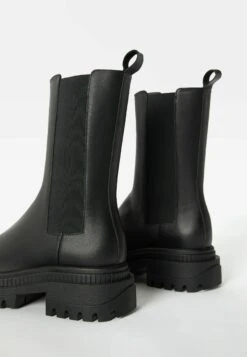 BERSHKA Flat With Elastic Gores - Boots À Talons - Black -Vêtements Boutique b0ddaba88d6d4dbb8168d7d31b453d40