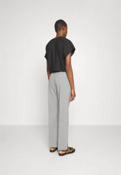 MAX & Co. Grissino - Pantalon Classique - Light Grey -Vêtements Boutique b3e9b4e4dbe843fcafdadf21edd6d4a5