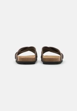 Pier One Unisex - Chaussons - Brown -Vêtements Boutique b64bd94841374f58a4a8e2cf13040258