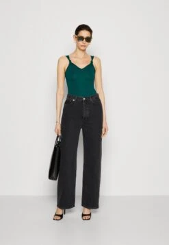 Vêtements Boutique -Vêtements Boutique c1b9370c8702414a81fcc605deee6dfc