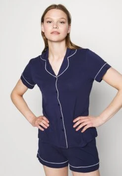 Anna Field Button Through Pj Set - Pyjama - Blue/White -Vêtements Boutique ca0de327115340e9b0cf3dcf947f73c6